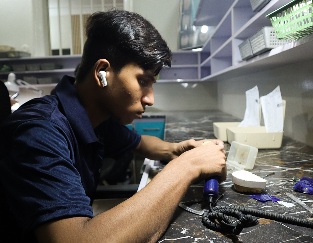 Why-Choose-Global-Dental-Laboratory P.F.M Crown & Bridges